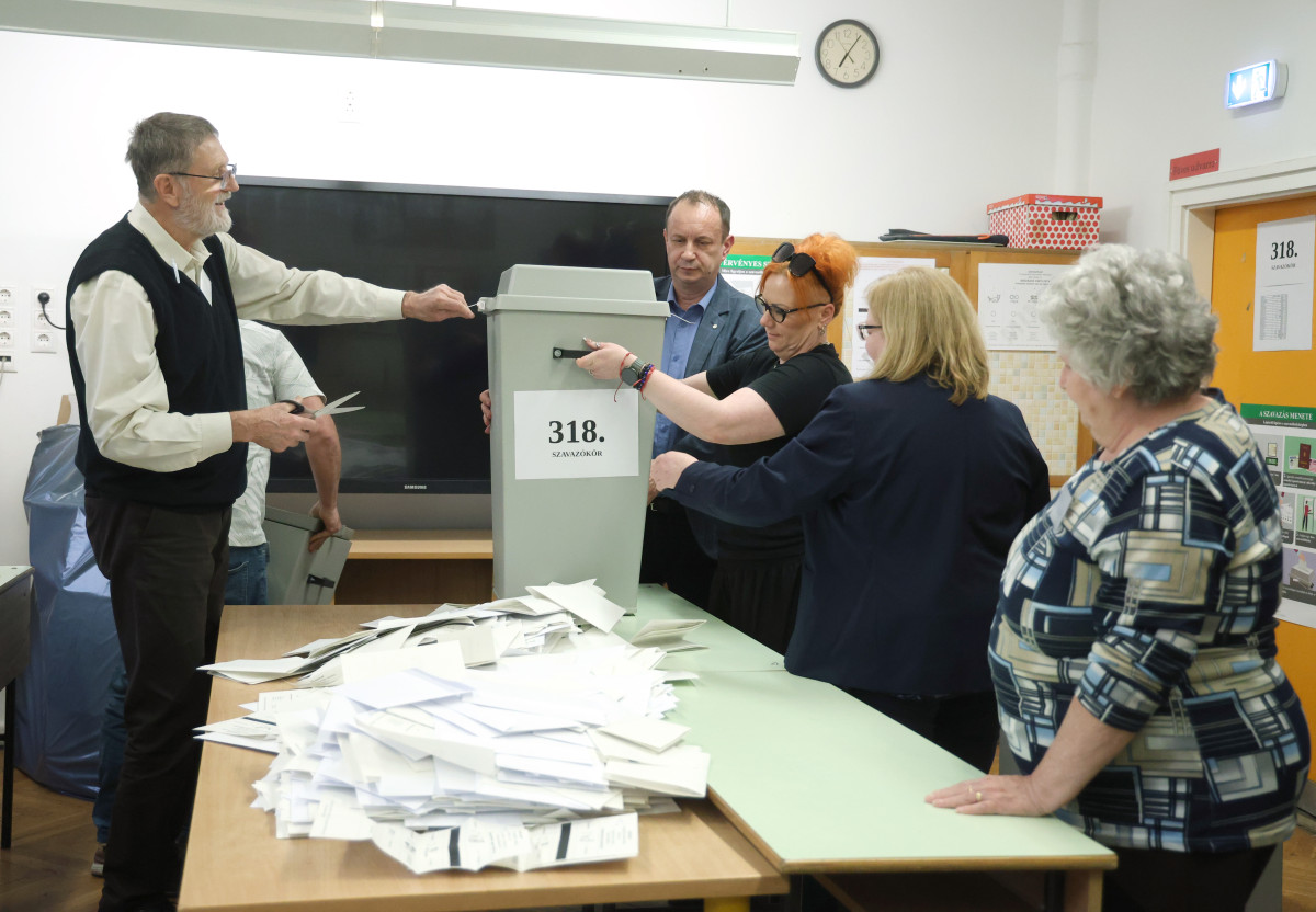 Szeged, Országgyűlési választás, választás, 2026. április 12., urnabontás, Gregor József Általános Iskola, szavazás, szavazatok