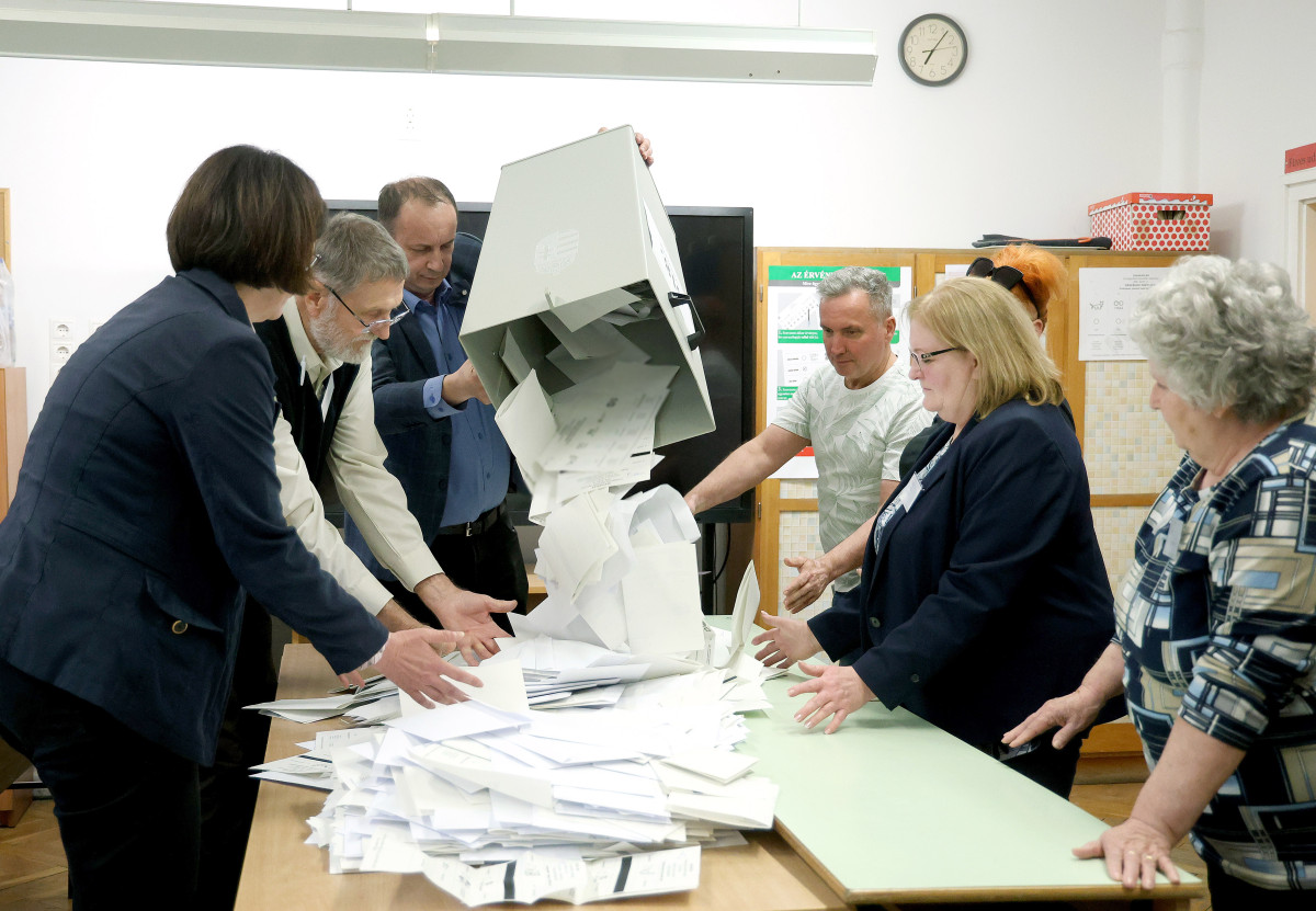 Szeged, Országgyűlési választás, választás, 2026. április 12., urnabontás, Gregor József Általános Iskola, szavazás, szavazatok