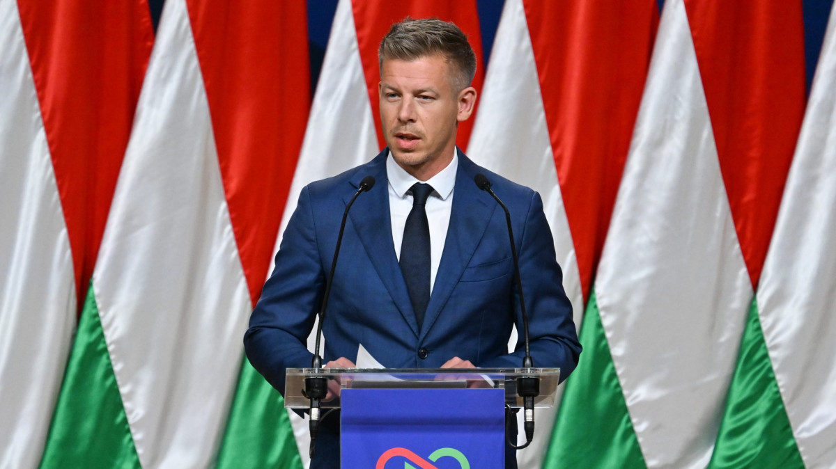 Magyar Péter. Nemzetközi Sajtótájékoztató. Tisza Párt. 2026 Választások. Fotó: hirado.hu