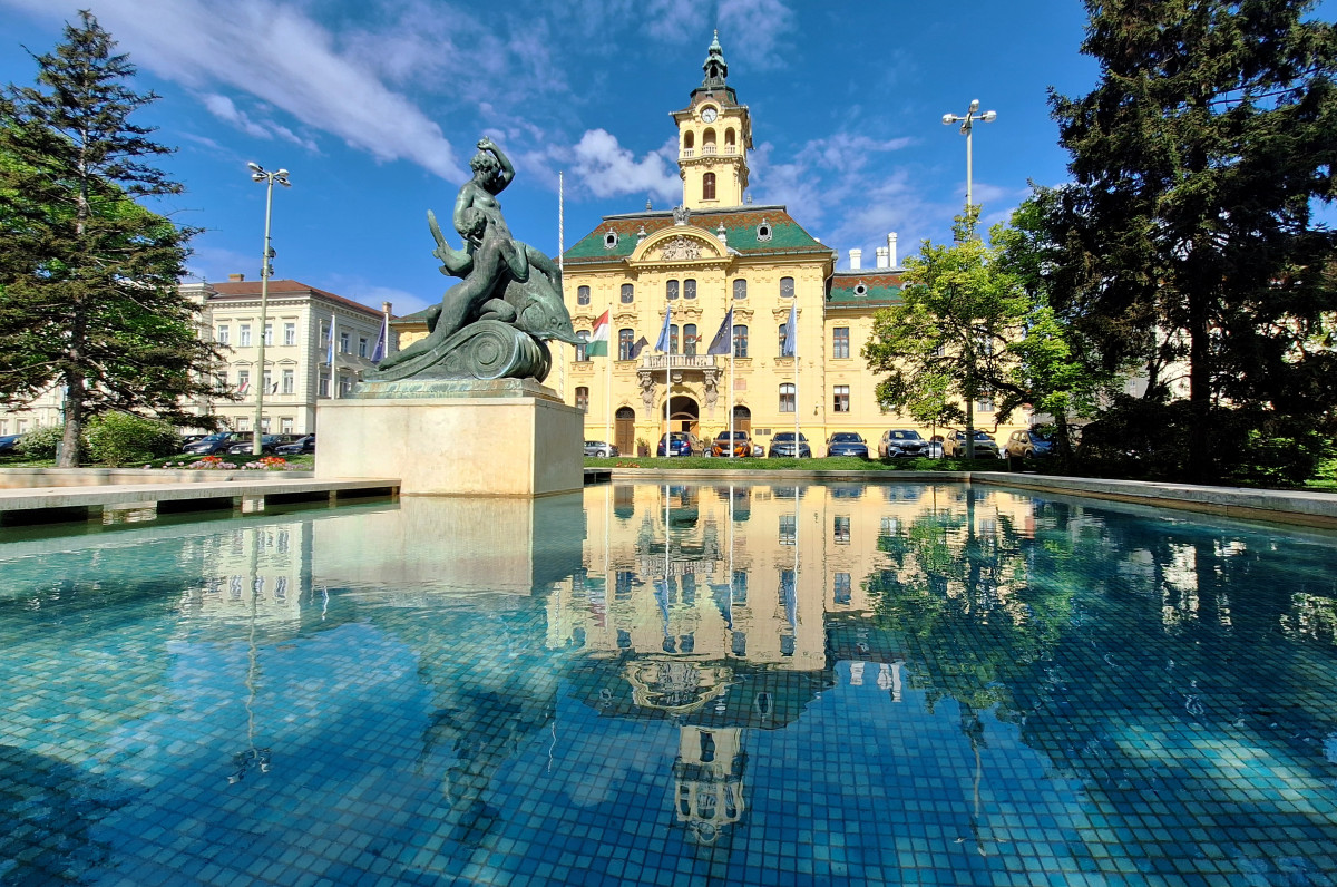 Szeged, városháza, a Széchenyi tér