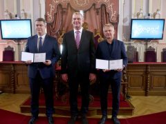 Szeged, Stumpf Péter, Gajda Attila, városháza, átvette, országgyűlési képviselő, megbízólevél