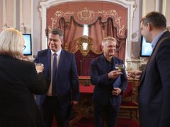 Szeged, Stumpf Péter, Gajda Attila, városháza, átvette, országgyűlési képviselő, megbízólevél