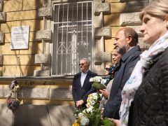 Szeged, Janikovszky Éva, 100. éves, évforduló, koszorúzás, emléktábla