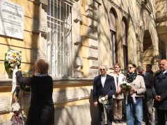 Szeged, Janikovszky Éva, 100. éves, évforduló, koszorúzás, emléktábla