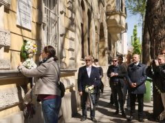 Szeged, Janikovszky Éva, 100. éves, évforduló, koszorúzás, emléktábla