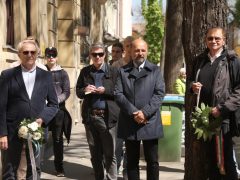 Szeged, Janikovszky Éva, 100. éves, évforduló, koszorúzás, emléktábla