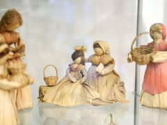 Szeged, Keze nyomán aranyvirág, kiállítás, Agóra, Fetter Ferencné Boha Mária, Népművészet Mestere, népművészet