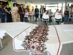 Szeged, Keze nyomán aranyvirág, kiállítás, Agóra, Fetter Ferencné Boha Mária, Népművészet Mestere, népművészet