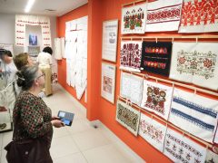 Szeged, Keze nyomán aranyvirág, kiállítás, Agóra, Fetter Ferencné Boha Mária, Népművészet Mestere, népművészet