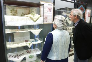 Szeged, Keze nyomán aranyvirág, kiállítás, Agóra, Fetter Ferencné Boha Mária, Népművészet Mestere, népművészet