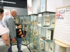 Szeged, Keze nyomán aranyvirág, kiállítás, Agóra, Fetter Ferencné Boha Mária, Népművészet Mestere, népművészet