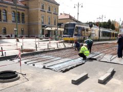 Szeged, Nagyállomás, Indóház tér, burkolatjavítás, aszfaltozás