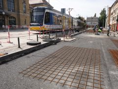 Szeged, Nagyállomás, Indóház tér, burkolatjavítás, aszfaltozás