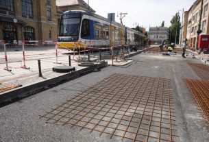 Szeged, Nagyállomás, Indóház tér, burkolatjavítás, aszfaltozás