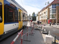 Szeged, Nagyállomás, Indóház tér, burkolatjavítás, aszfaltozás