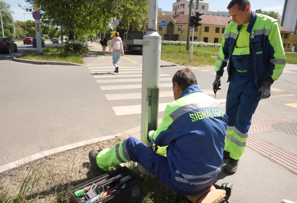 Szeged, beruházás, Rókusi körút, Vér-tó, jelzőlámpa, forgalomirányító berendezés, felújítás, közlekedés