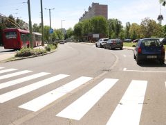 Szeged, Hont Ferenc utca, buszforduló, egyirányú forgalmi rend, új parkolóhelyek