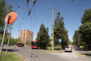 Szeged, Hont Ferenc utca, buszforduló, egyirányú forgalmi rend, új parkolóhelyek