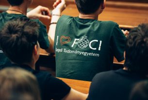 15. alkalommal rendezték meg az SZTE-n a Jakucs Lászlóról elnevezett nemzetközi középiskolai földrajzversenyt. Fotó: SZTE/NKI