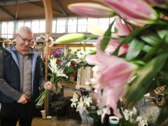 Szeged, virág, virágcsokor, Mars téri piac, piac, ballagás, Anyák napja