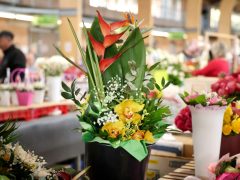 Szeged, virág, virágcsokor, Mars téri piac, piac, ballagás, Anyák napja