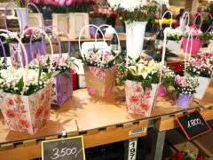 Szeged, virág, virágcsokor, Mars téri piac, piac, ballagás, Anyák napja