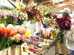 Szeged, virág, virágcsokor, Mars téri piac, piac, ballagás, Anyák napja