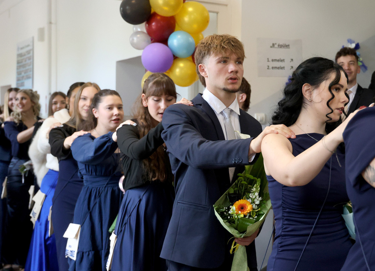 Szeged, ballagás, iskola, Gábor Dénes Technikum és Szakgimnázium, Gábor Dénes iskola