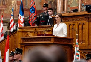 Házelnökké választották Forsthoffer Ágnest. fotó: Tisza Párt hivatalos FB