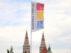 Szeged, Borfesztivál, Szeged Napja, zászlók, Belvárosi híd