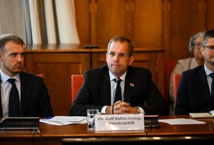 Ruff Bálint, Miniszterelnökséget vezető miniszter. Kormányváltás. Politika. Fotó: Dr. Hallerné Dr. Nagy Anikó hivatalos FB