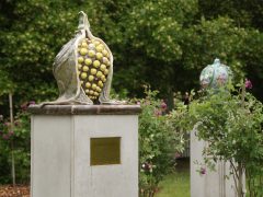 Szeged, Növények Napja, Füvészkert, Tudós nők ösvénye, kerámia, szobor