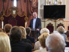 Szeged, Botka László, átadás, városháza, nyugdíjas szervezetek, önkormányzati támogatás