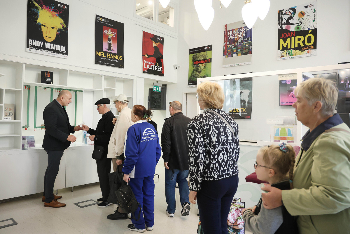 Szeged, jegyiroda, Szegedi Szabadtéri Játékok, ingyenes, Ajándékkoncert, jegy, sorbanállás