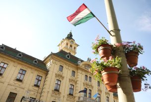Szeged, ünnepi közgyűlés, Szeged Napja, Széchenyi tér, városháza, Krasznahorkai László, Nobel-díjas író, díszpolgár, Pro Urbe-díj, Szegedért Emlékérem, Botka László