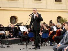 Szeged, ünnepi közgyűlés, Szeged Napja, Széchenyi tér, városháza, Krasznahorkai László, Nobel-díjas író, díszpolgár, Pro Urbe-díj, Szegedért Emlékérem, Botka László