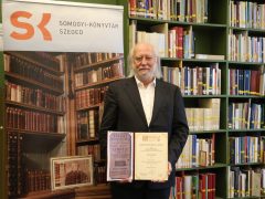 Szeged, díszpolgár, Krasznahorkai László, író, könyv, könyv örökbefogadás, Somogyi könyvtár