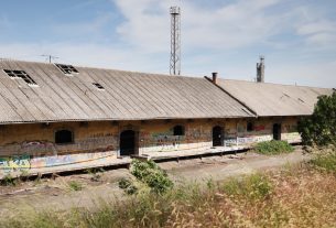 Szeged, vasúti közraktár, raktár, épületek, 145 éves, MÁV, bontás