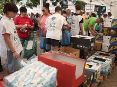 Szeged, Ételt az Életért Alapítváy, ételosztás, Anna-kút, rászorulók