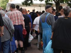 Szeged, Ételt az Életért Alapítváy, ételosztás, Anna-kút, rászorulók