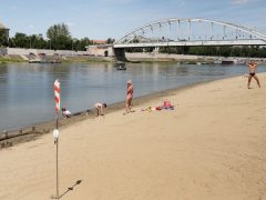 Szeged, strand, szabadstrand, Lapos, Tisza, Tisza part, meleg, időjárás, nyár, napozás, fürdés