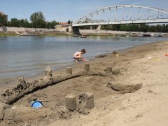 Szeged, strand, szabadstrand, Lapos, Tisza, Tisza part, meleg, időjárás, nyár, napozás, fürdés