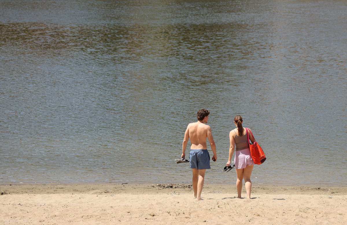 Szeged, strand, szabadstrand, Lapos, Tisza, Tisza part, meleg, időjárás, nyár, napozás, fürdés
