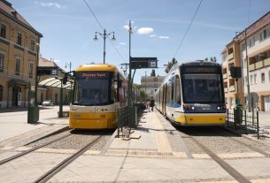 Szeged, villamos, Tram train, tömegközlekedés, Indóház tér