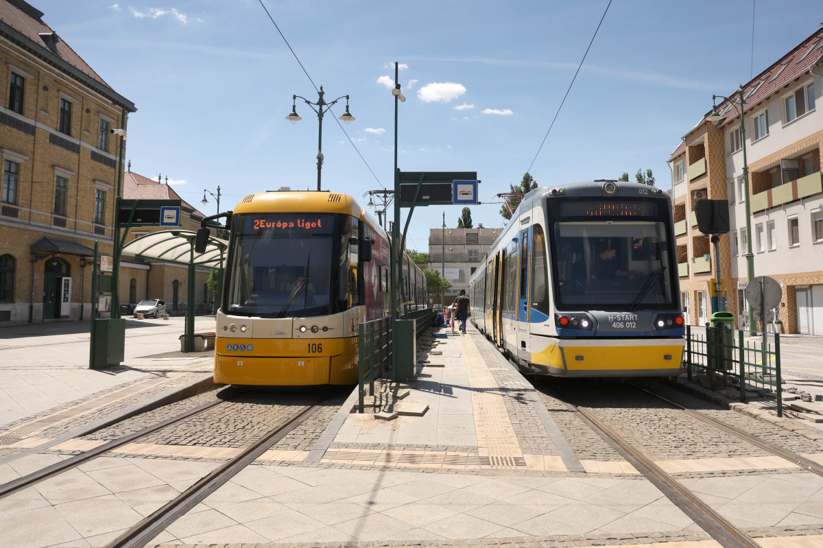 Szeged, villamos, Tram train, tömegközlekedés, Indóház tér