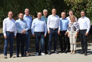 Nem fideszes megyei jogú városok polgármesterei