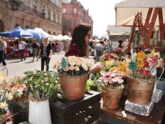 Szeged, óriásbáb, gólyalábas, felvonulás, Hídivásár, kézművesek, Belvárosi híd, Híd utca, Oskola utca