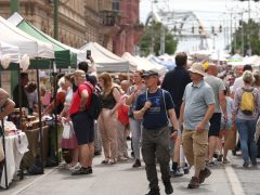 Szeged, óriásbáb, gólyalábas, felvonulás, Hídivásár, kézművesek, Belvárosi híd, Híd utca, Oskola utca