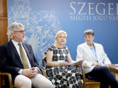Szeged, Nyári Színházi Esték, Kávéházi Esték, Muzsikáló Udvar, sajtótájékoztató
