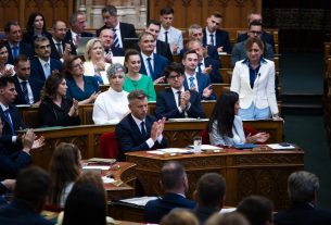 Országgyűlés. Tisza Párt. Képviselők. Fotó: Tisza Párt hivatalos FB
